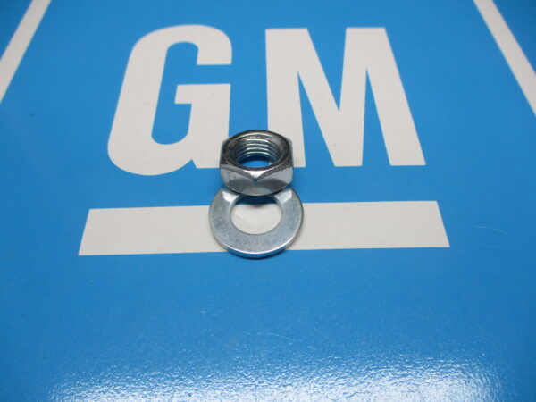 A Non Tilt Steering Nut Set With Nut and Washer