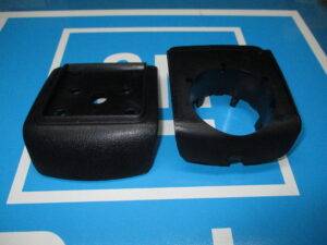 An original GM horn cover and plastic mount