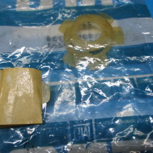 A column component sealed on a plastic wrap